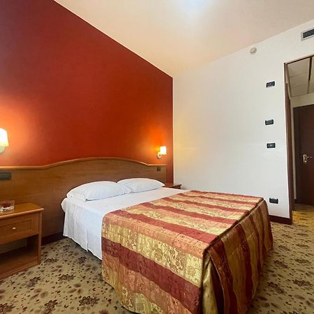 Vald Hotel Val della Torre Esterno foto