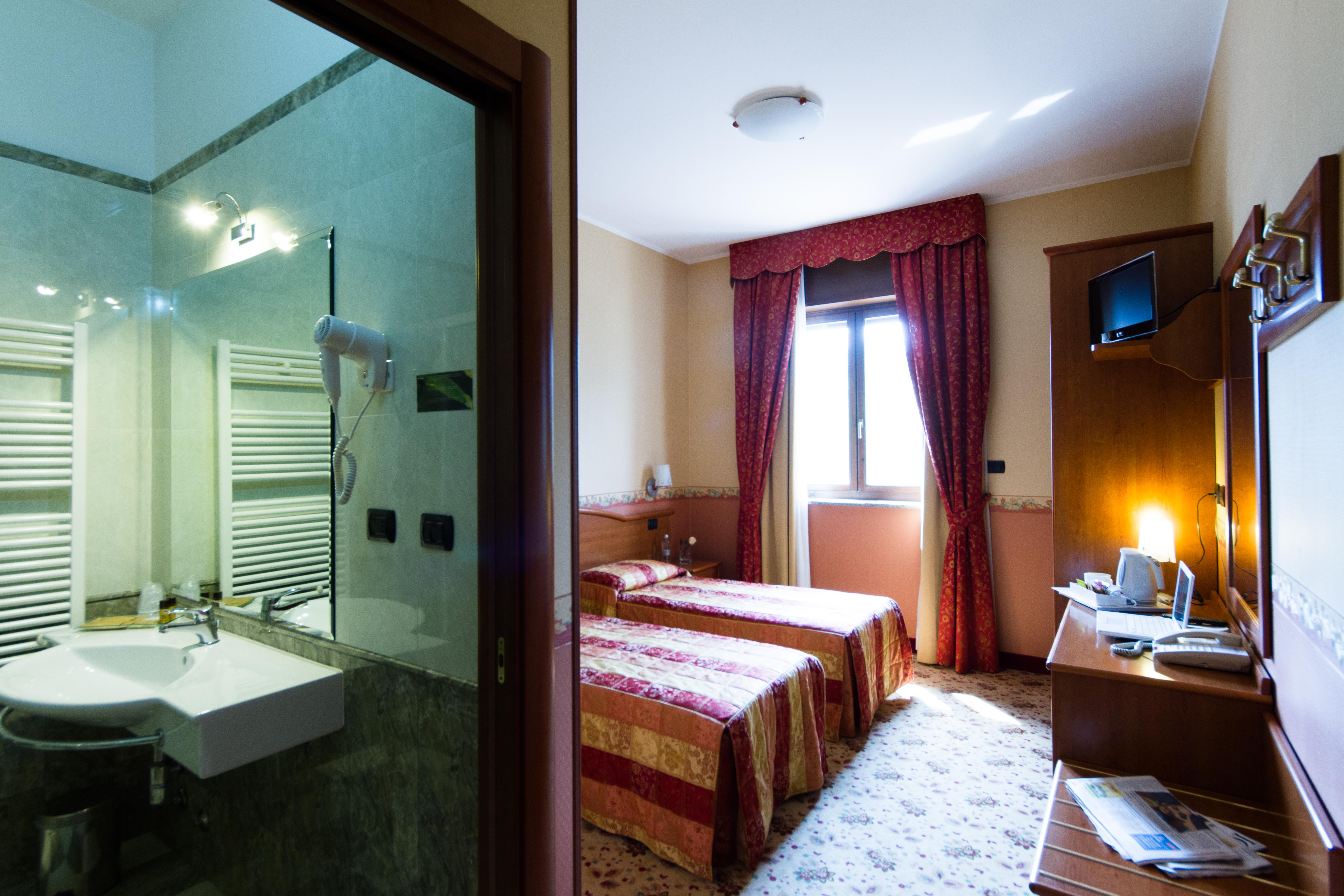 Vald Hotel Val della Torre Esterno foto
