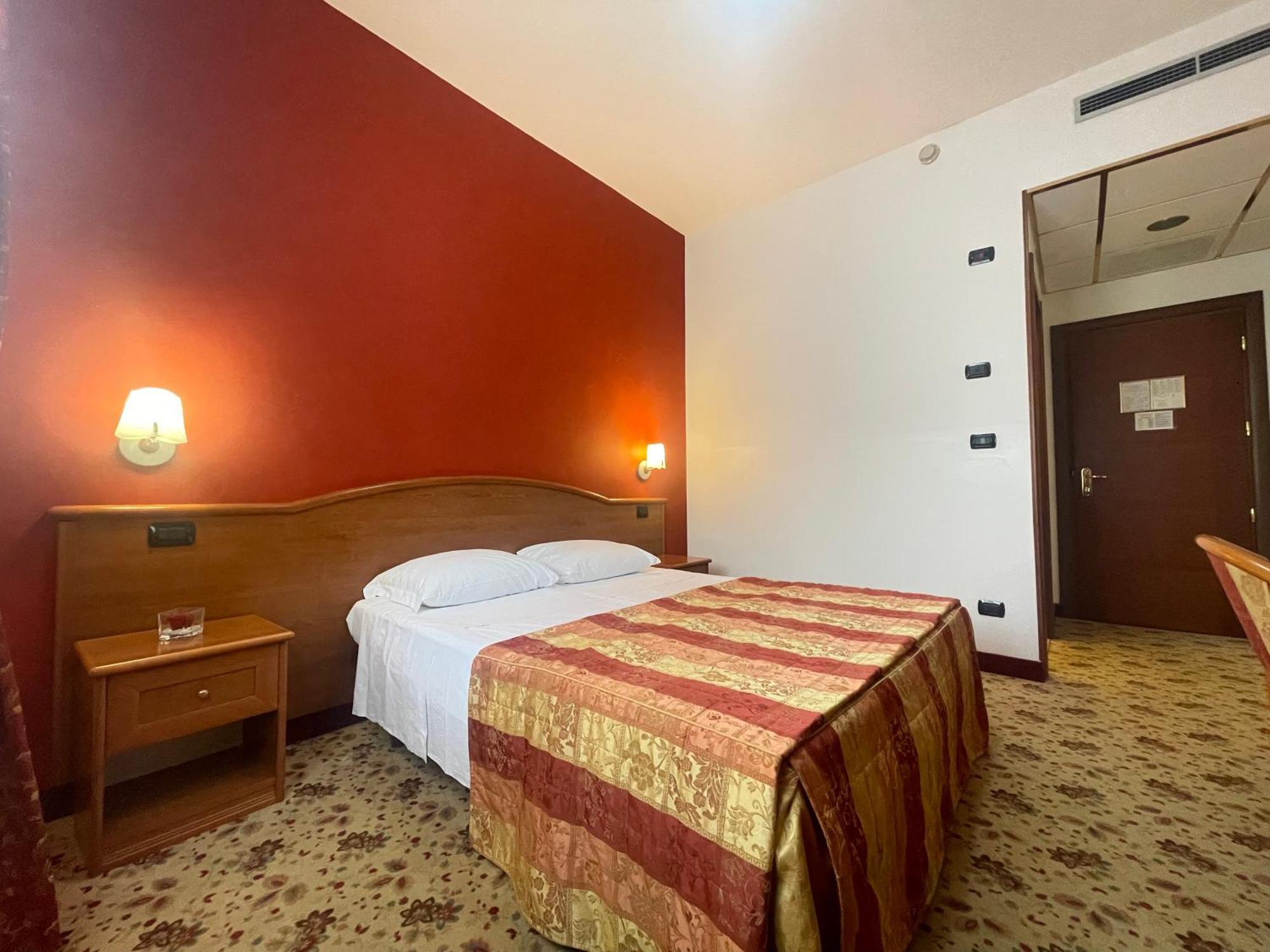 Vald Hotel Val della Torre Esterno foto