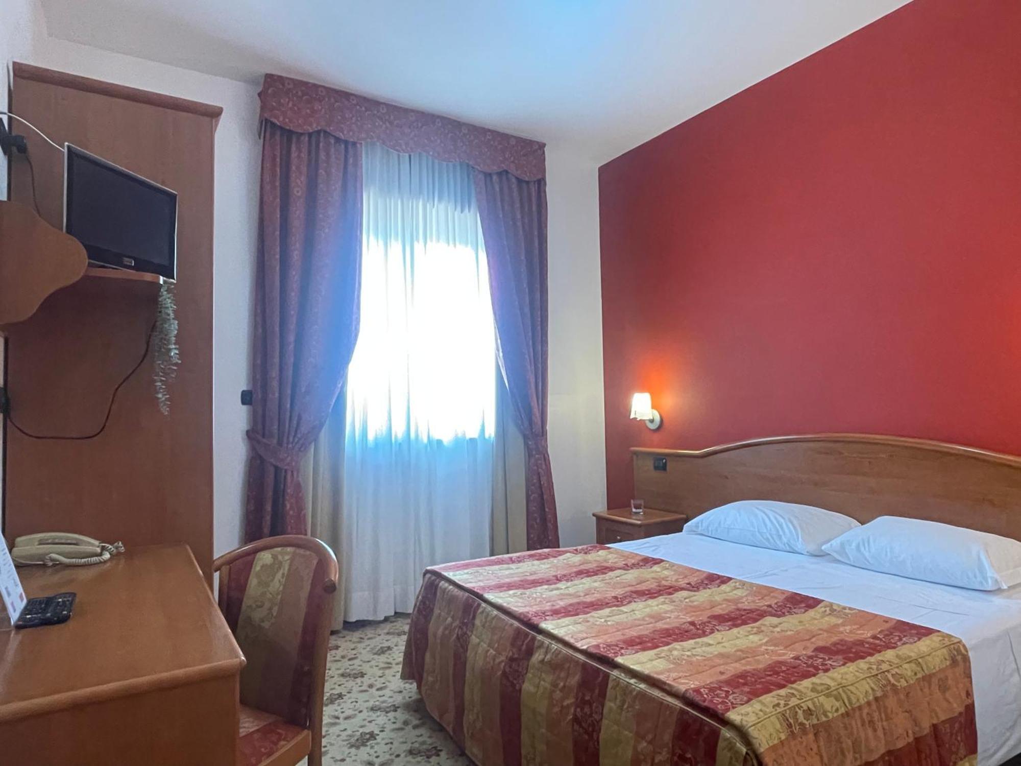 Vald Hotel Val della Torre Esterno foto