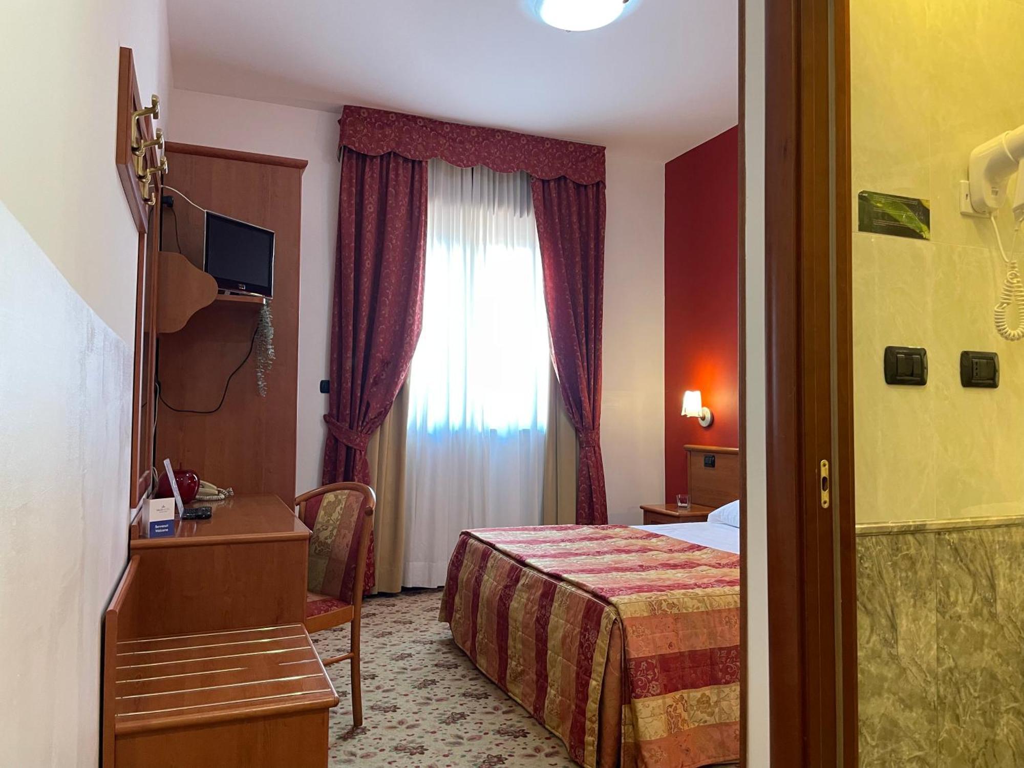 Vald Hotel Val della Torre Esterno foto