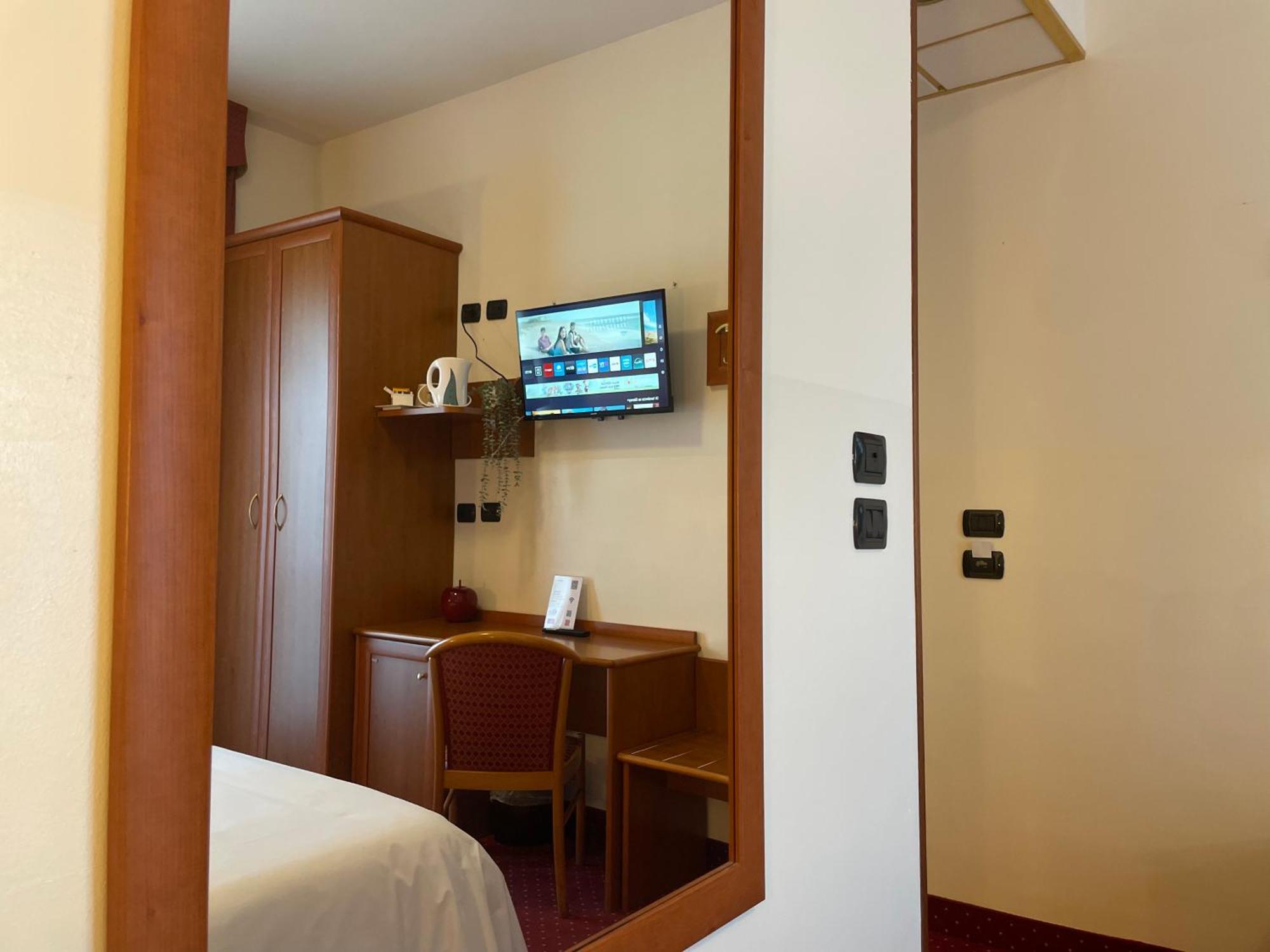 Vald Hotel Val della Torre Esterno foto
