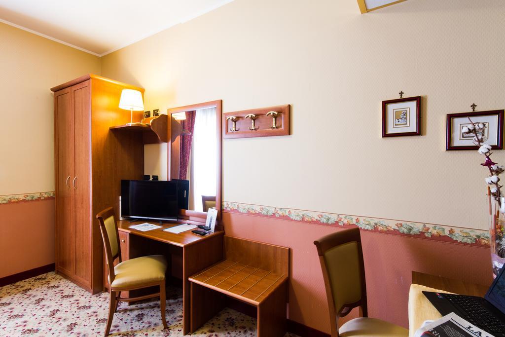 Vald Hotel Val della Torre Esterno foto