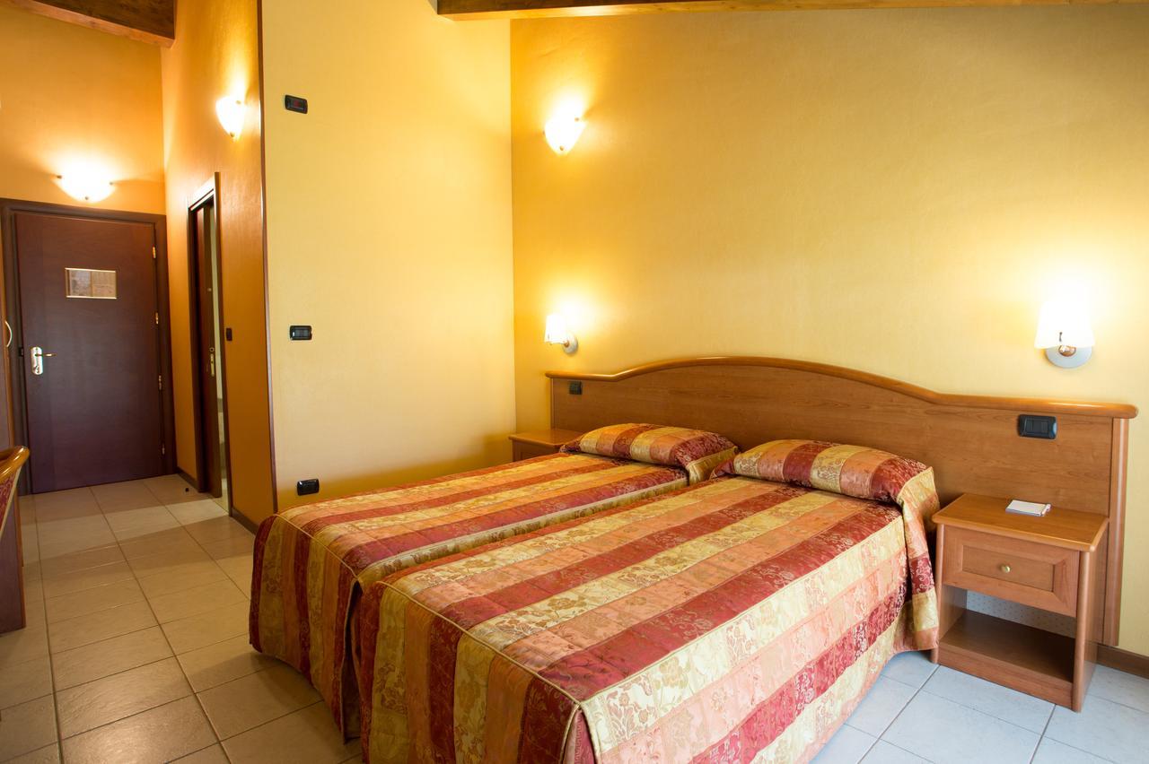 Vald Hotel Val della Torre Esterno foto
