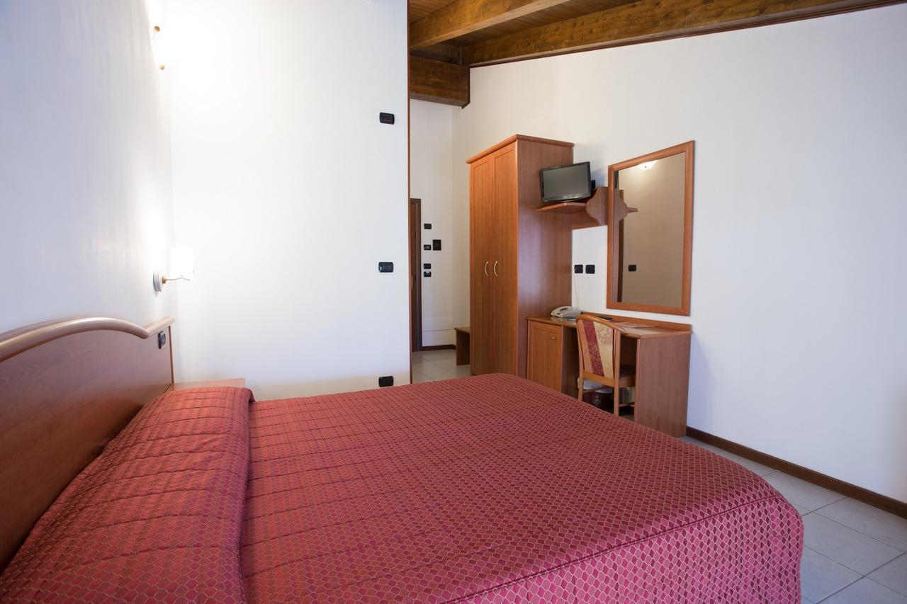 Vald Hotel Val della Torre Esterno foto